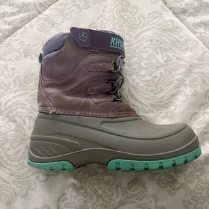 Khombu girls snow boots. Size 2, grey and purple.